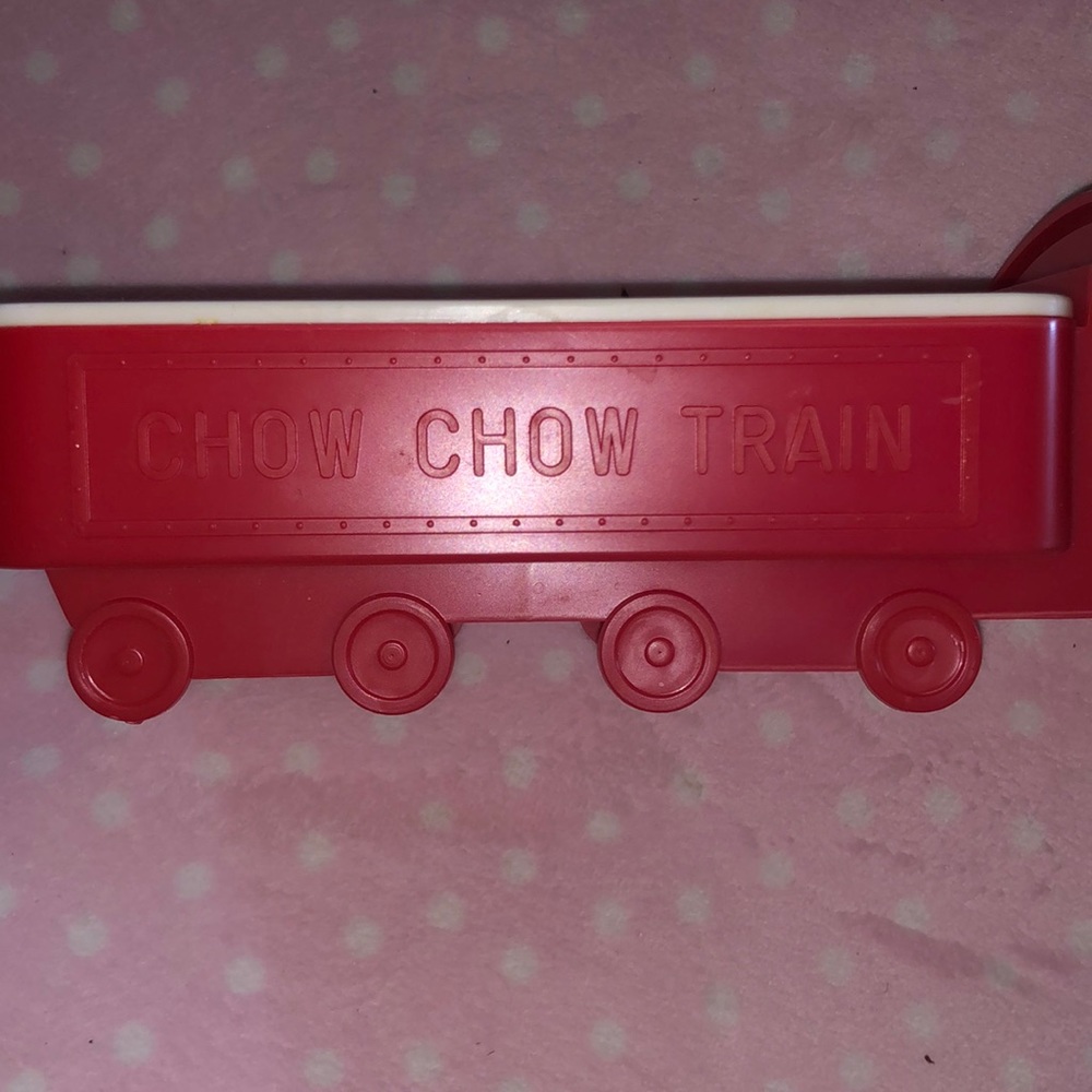 Chow chow train
